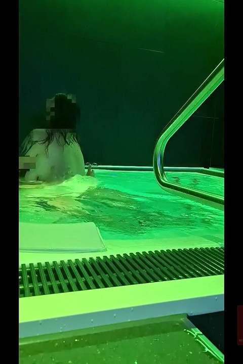 18yo Fan Spotted Me at the Public Spa and Filled Me up in the Hot Tub