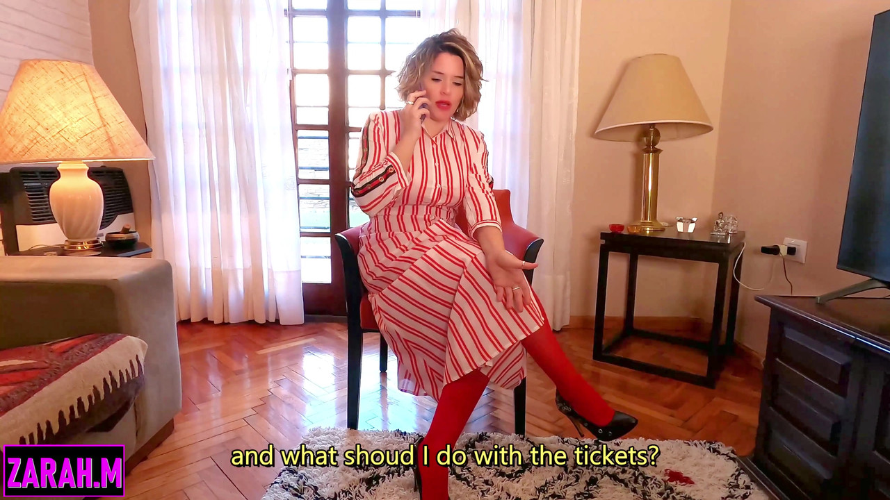 我老板的妻子勾引我干她并射在她巨大的奶子上