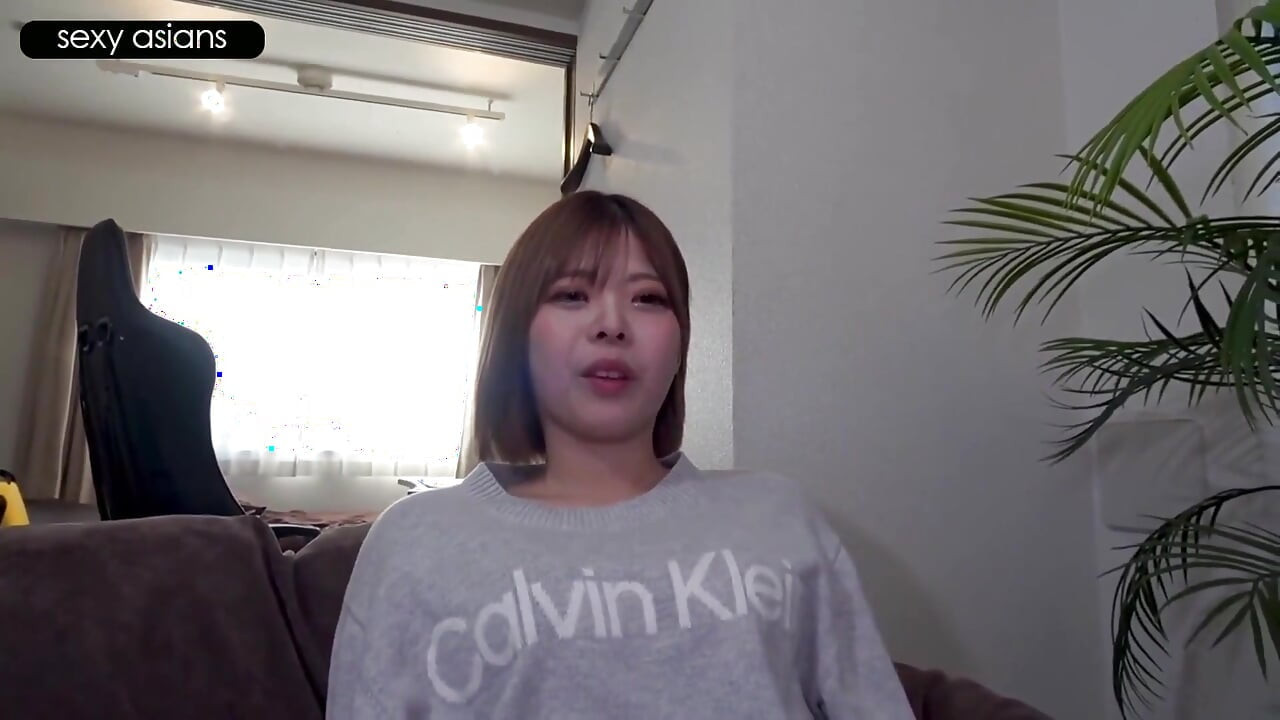 Busty E Cup Gravure Model Yuu Shows Her Fair Skin Glow as the Moment Builds Into a Creampie Finish