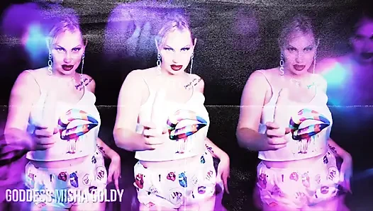 Benim için aptal ol ve ilk gerçek sikini em!