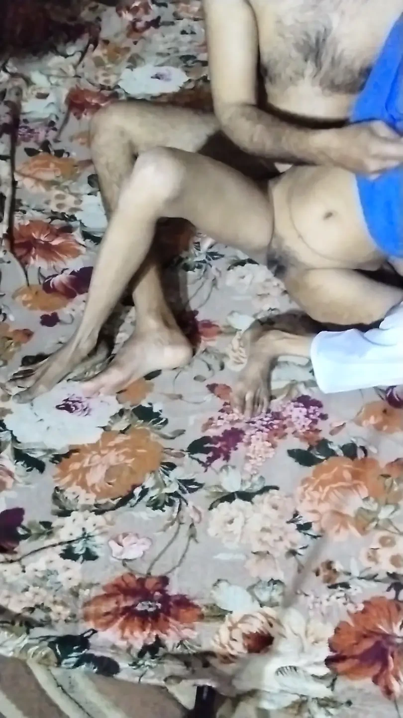 学校美女完整女孩与美丽的男孩发生性关系