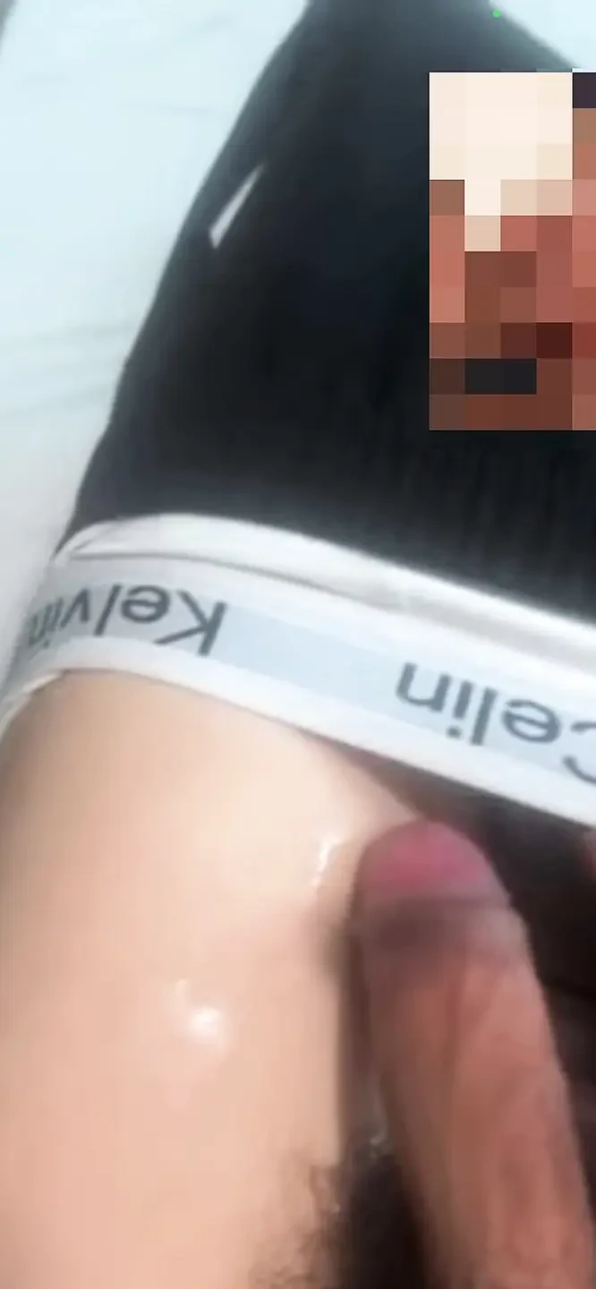 18 year old straight boy gets message from stanger then jerk together online