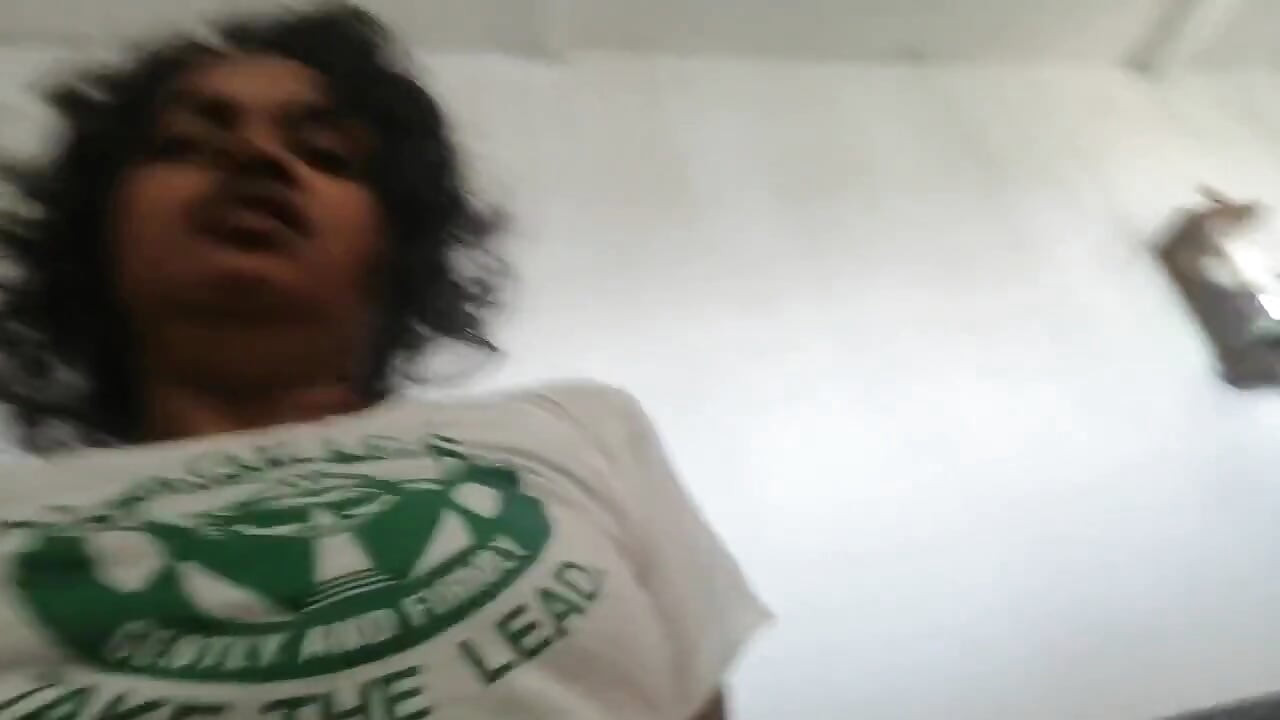 Ibu tiri indiaku kontolku di atasku