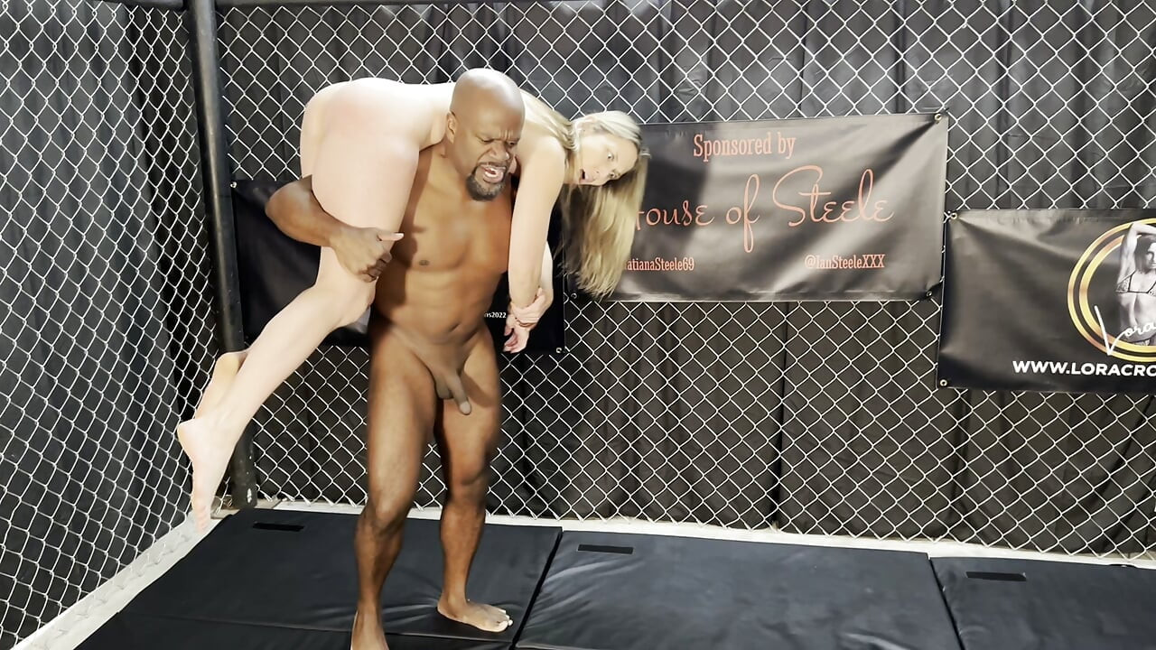 Xxx ascensor y carga desnudo con Doc Chocolate y Sinthia Bee
