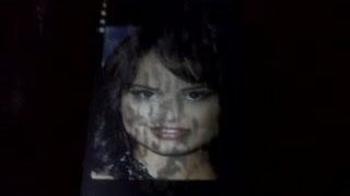 Tributo monstro facial debby ryan