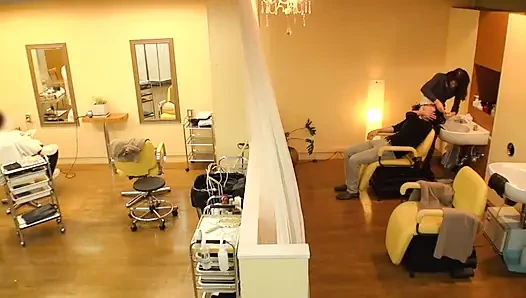 Göz temasının asla durmadığı salon