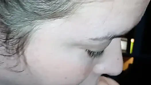 Tenggorokan pawg ini luar biasa