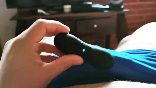 Vibrador en mi verga de oso parada
