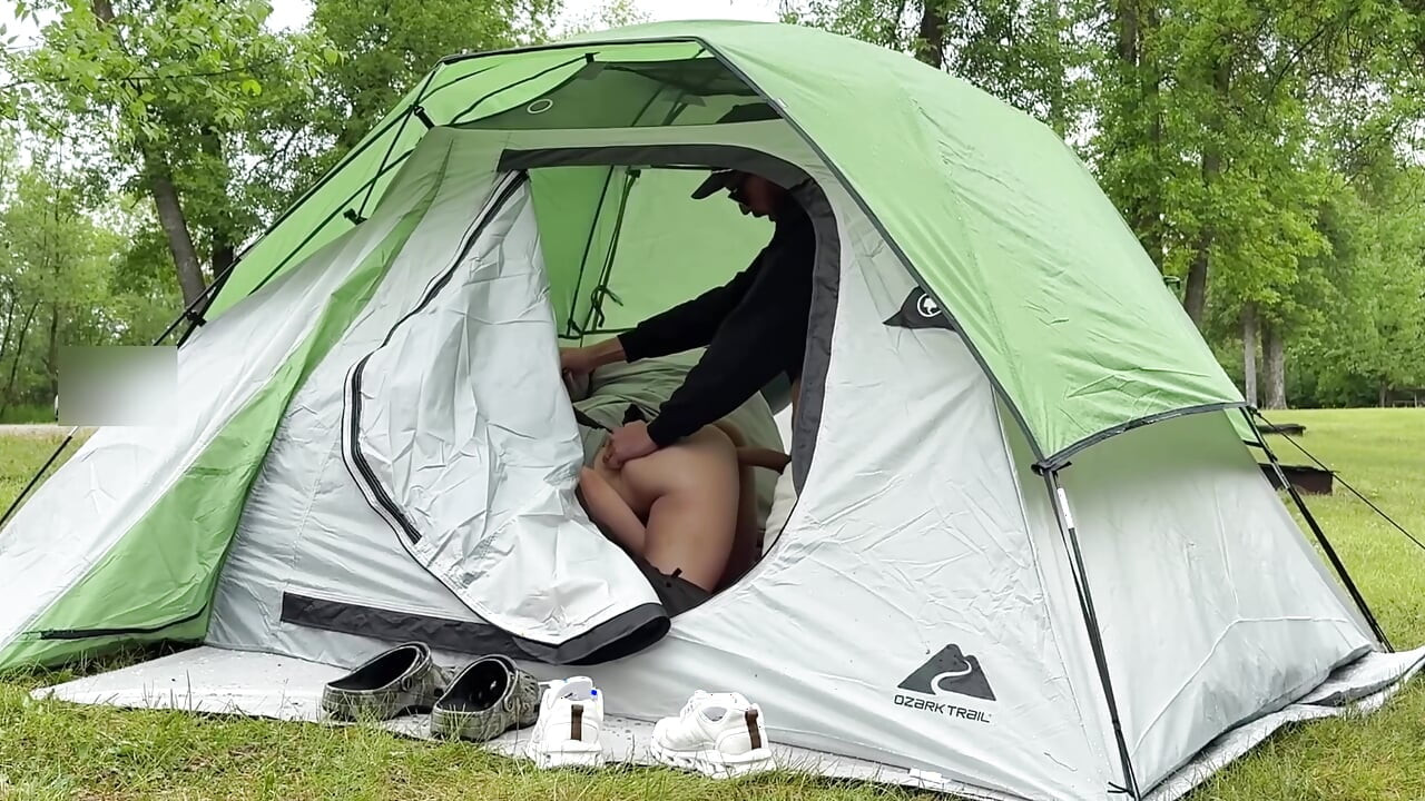 공원에서 따먹히는 걸 보고 싶어하는 마누라