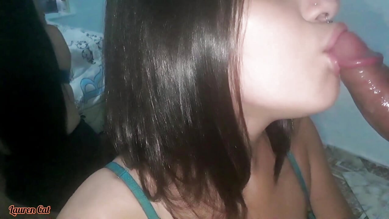 Megbasztam a dögös barnát, és rávettem, hogy szopja le a tejemet