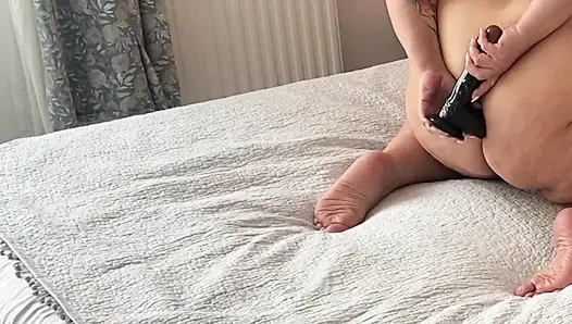 Mahalledeki ateşli yeni orta yaşlı seksi kadın götü, korunmasız seks