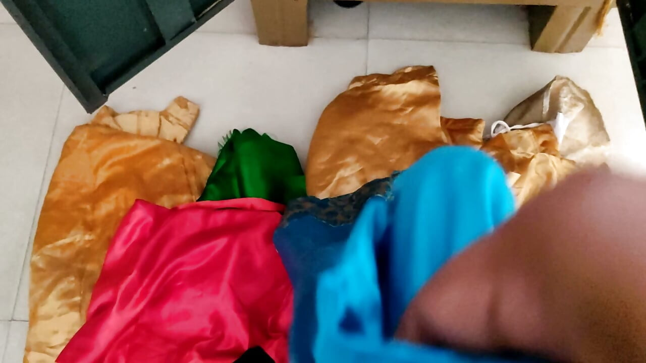 Satin Silk Handjob Porn - Urine on neighbor cloth and Handjob (159)
