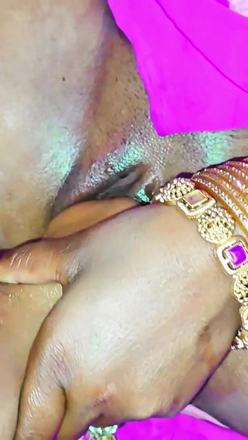 Mesti lihat detik dari "#Fisting di tangan bhabhi kampung desi fisting keras"