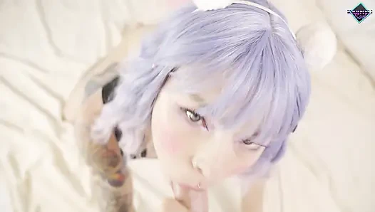 Kawaii genç kız büyük yarak emmeyi ve tatlı döl yemeyi seviyor