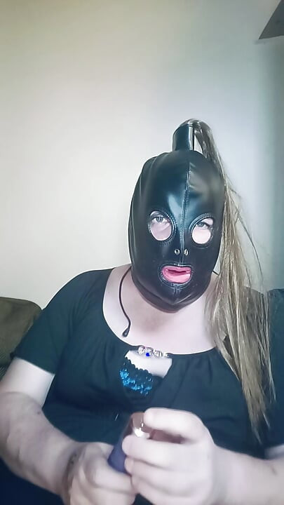 Stephanie-Nicole tries her hands as a sex toy reviewer