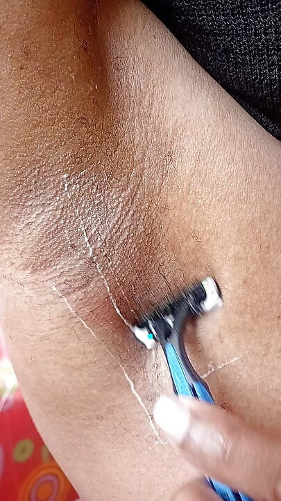 Shaving my armpits