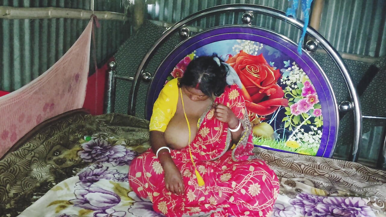 Desi gospodyni domowa ki chut ke pani nikala
