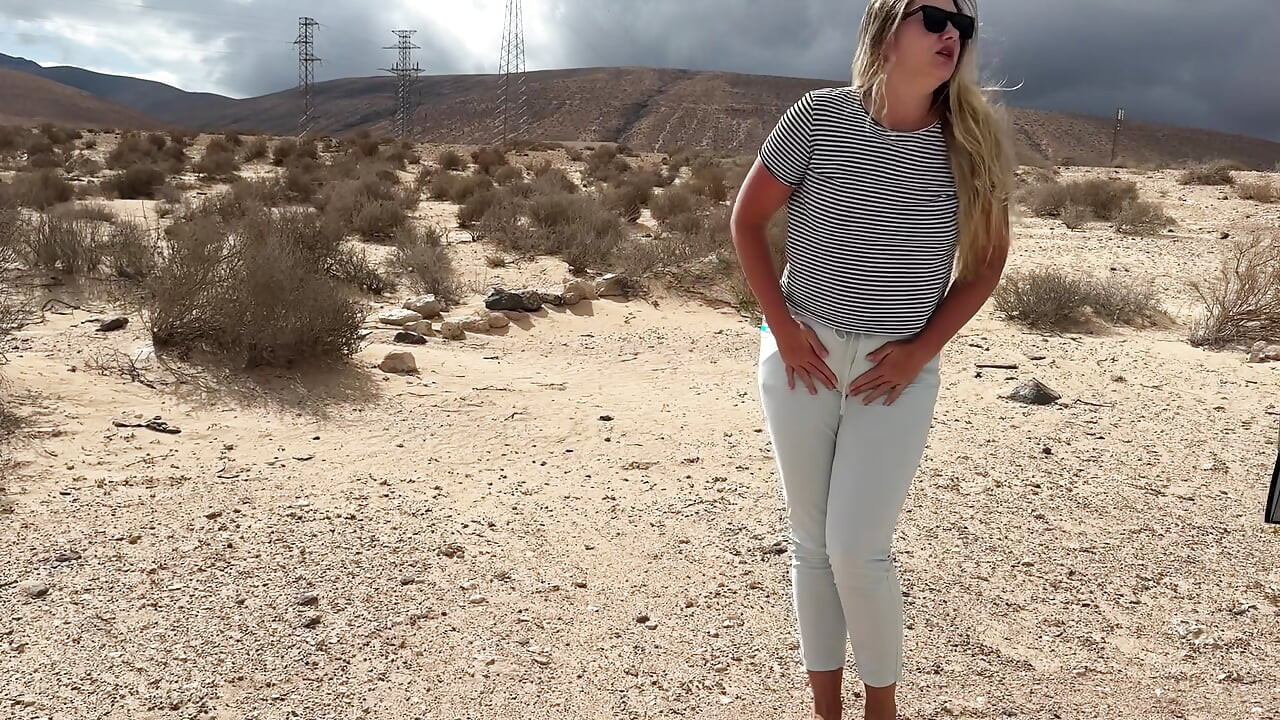 Girl can't hold pee and wet her pants on the public road
