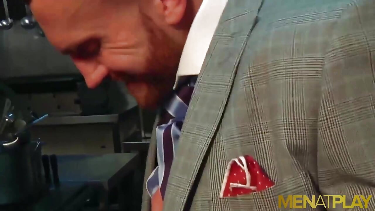 MENATPLAY - Businessman Emir Boscatto bangs Sergi Rodriguez