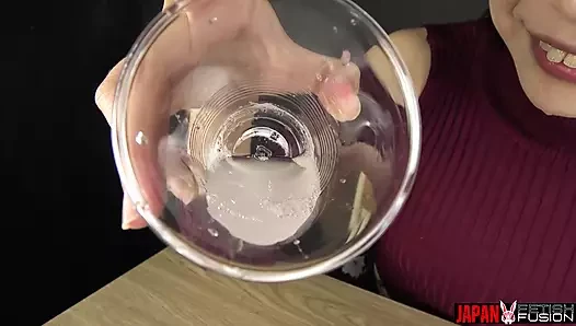 Yuho Nanoka'nın dil ve tükürük fetişizminin tutkulu gözlemi