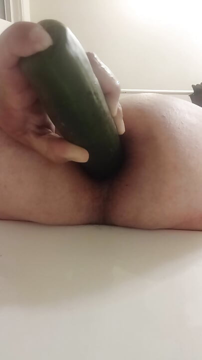 ยัดเข้าไปในตูดกู