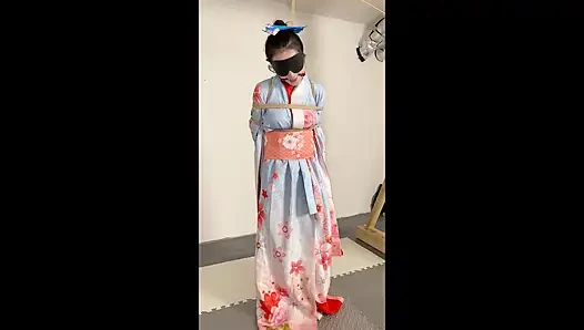 Güneşli bir günde kimono giymenin doruk versiyonu