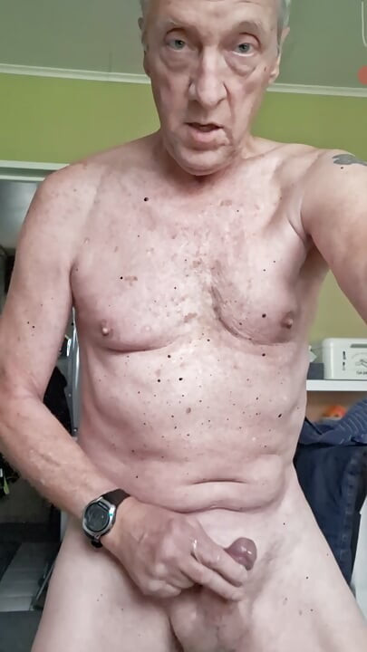 VÝSTAVNÍ SEXSHOW BEZ RUKOU CUCÁNÍ PTÁKA VYSAVAČEM CUMSHOT