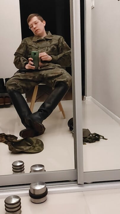 Homens gays do exército se divertem meu pau em couro