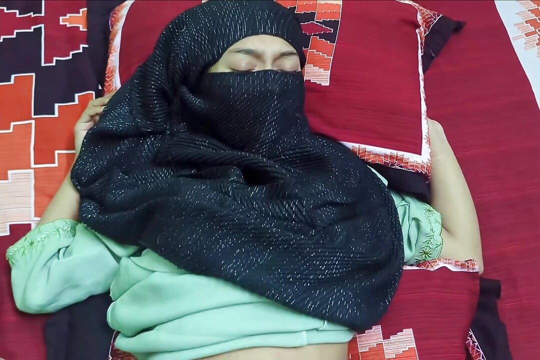 Kad seksi dama pokazuje svoje velike sise i luda za žestokim jebanjem
