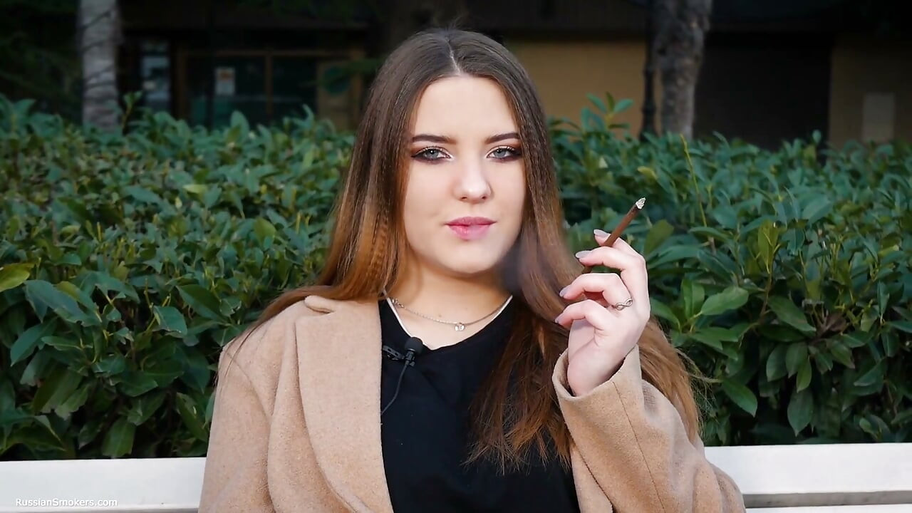 Russian Girl Spends Her Lunch Break Smoking 1 Cigs