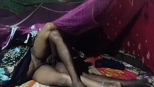 Chor ne chori karane aaya to bhabhi ne chor se boor chodane laga