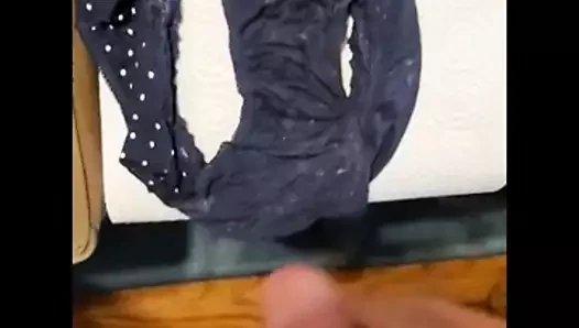 dil'in külot üzerine boşaltın