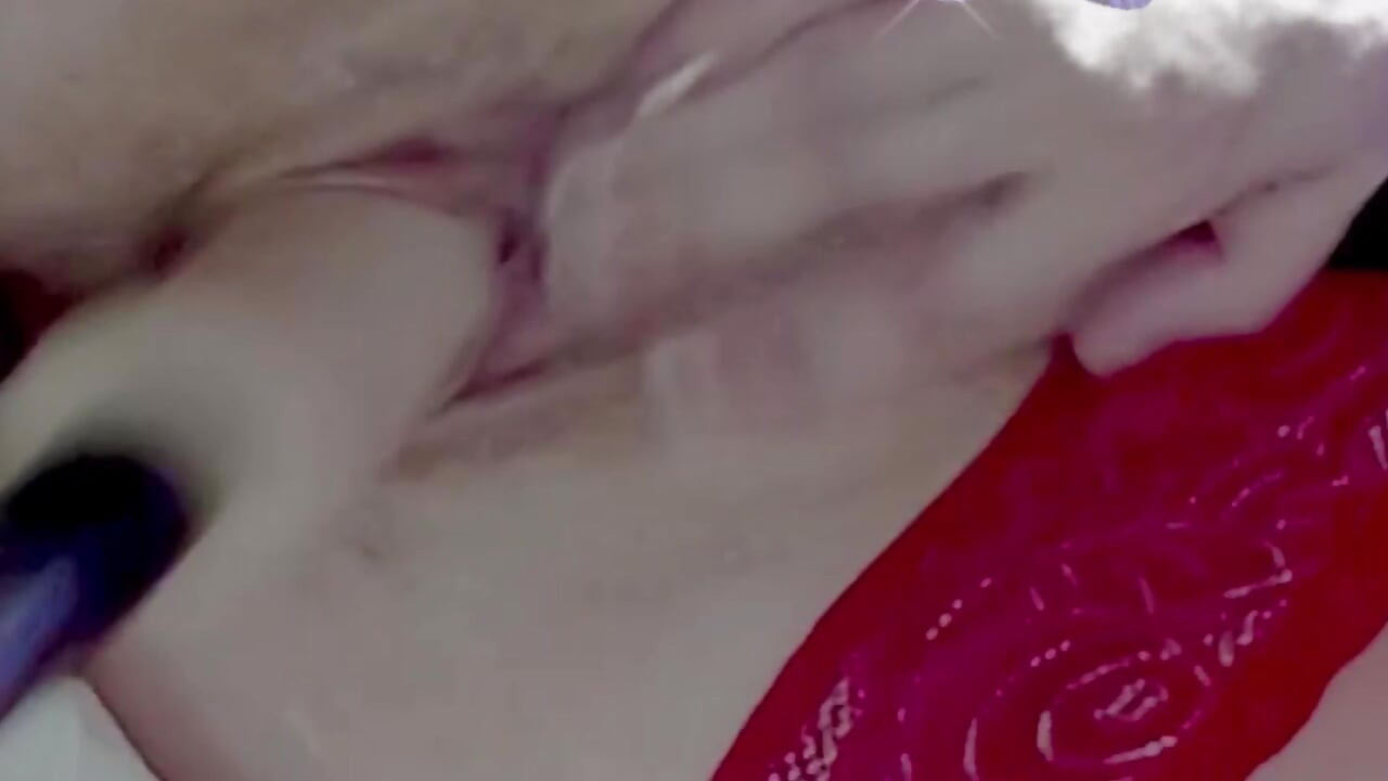 Rất ướt âm hộ cận cảnh, máy rung trên âm vật, fuck âm hộ máy tình dục