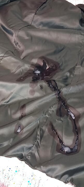 Ejaculating my sperma on the lining of a fake fur ladycoat