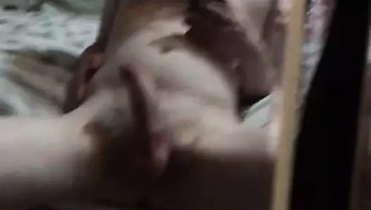 Aynanın önünde mastürbasyon yapmak