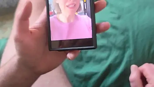 Üvey annemin orta yaşlı seksi en iyi arkadaşımla kazara yüze boşalma zamanı azgın bir çağrıya döndü o doyumsuz kıllı bir olgun