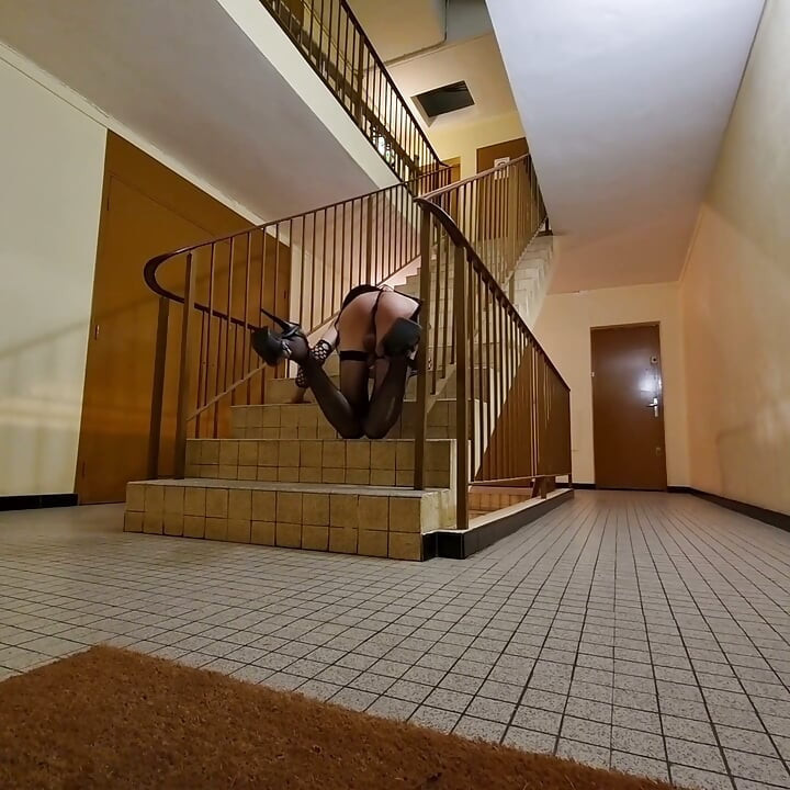 Rec1 the Stairwell. Ground Floor, 1st. Vsbx Paris