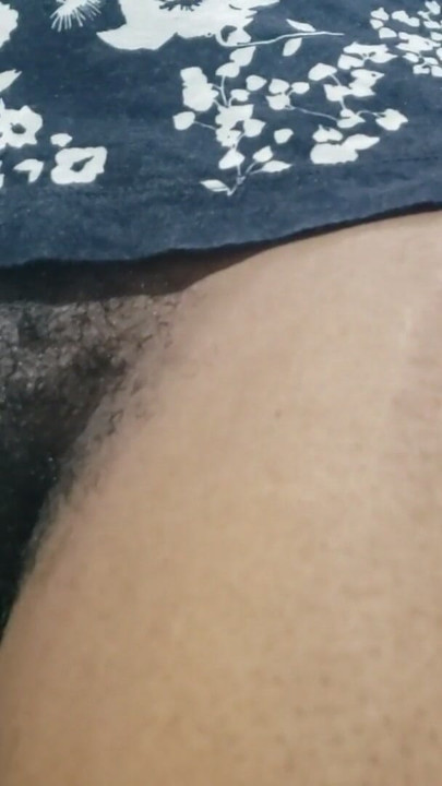 Mature woman being truly satisfied as her unshaven mound is worshipped | Clip 2