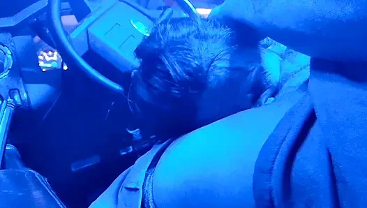 Kamyonumda oral seks ağzıma boşalıyor