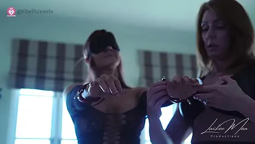 Kadın egemenliği bayan jewels ve bir sürtük itaatkar leah layz