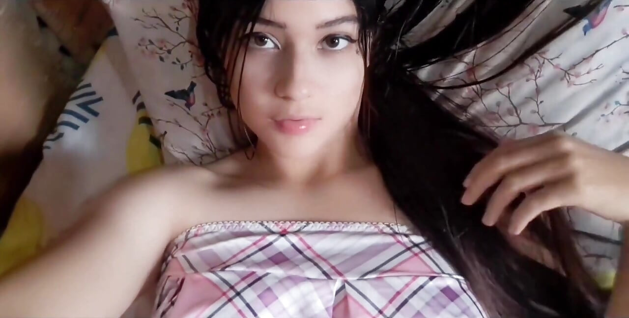 Mój przyrodni szwagier starał się mnie pieprzyć przez cały rok i w końcu pozwalam mu spróbować mojej cipki