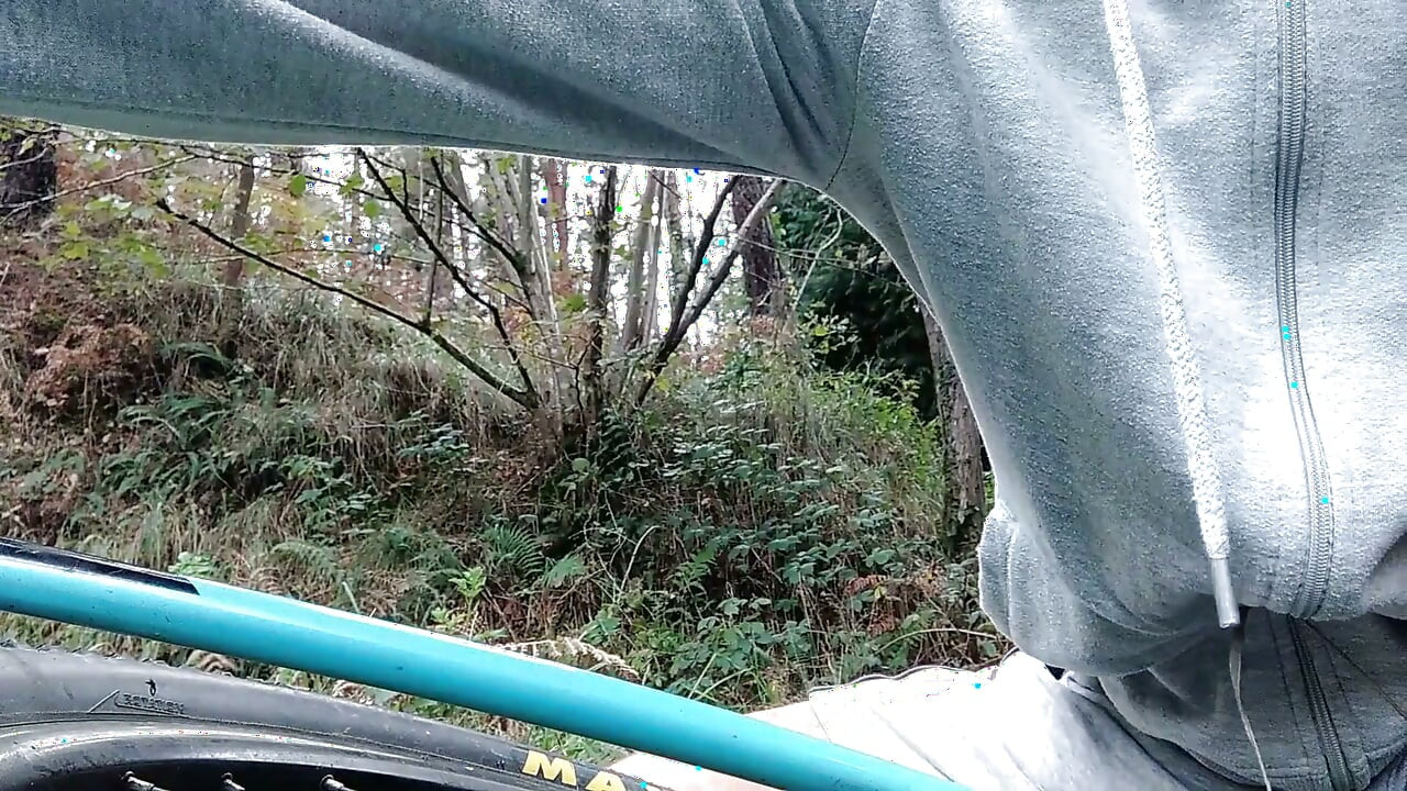 My Bicycle Wheel Punctured and I Ended up Giving the Inflator a Great Blowjob! Stranger Saw Me