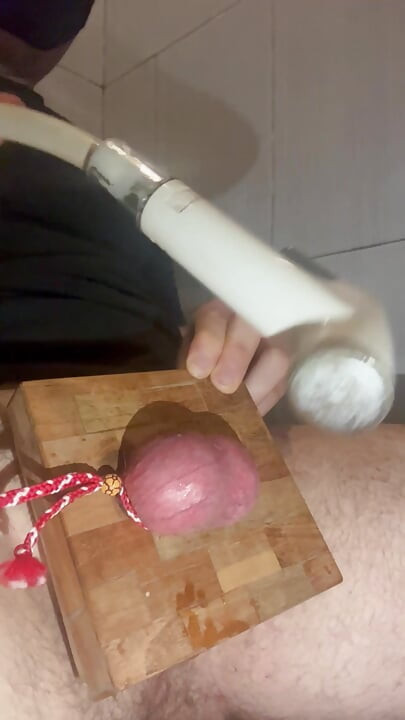 Neue Methode für ballplapping ballbusting