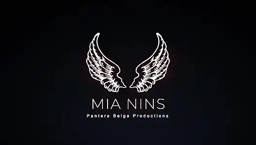 Brazilian and Italians Lesbians Eat Eachother Out and Fuck with Strapons