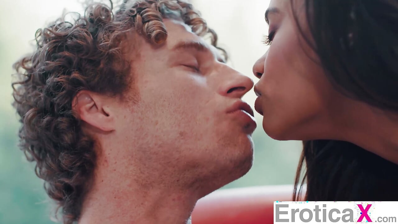 EROTICAX - Compilación de chicas de tetas pequeñas con Anna Claire Clouds, Spencer Bradley y ¡MÁS!
