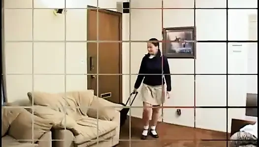 Sevimli minyon latin oral seks yaptıktan sonra domalarak sikiliyor