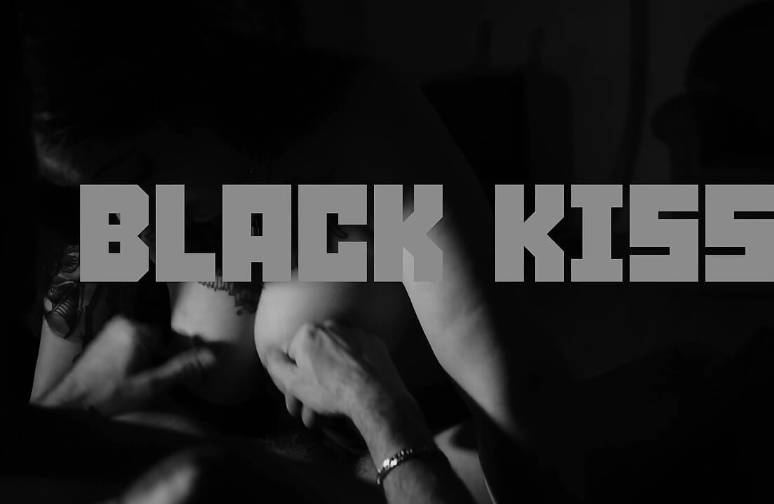 Bộ ngực hoàn hảo từ bộ ngực tự nhiên khổng lồ của Sin