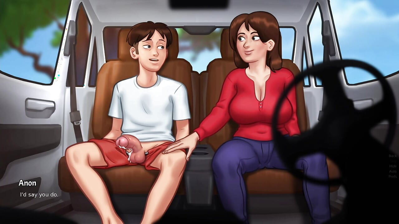 زوجة الأب تساعد ابن زوجها في السيارة