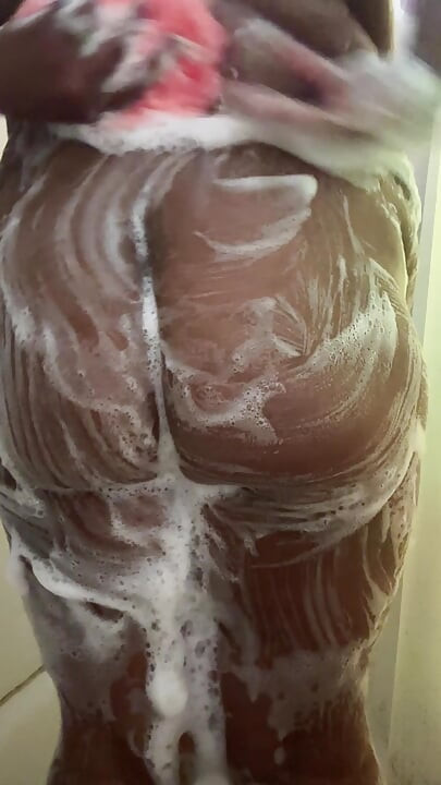 視点:シャワーを見てる