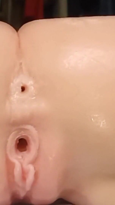 精液人形を挿入して、それが排出されるのを見た |クリップ1